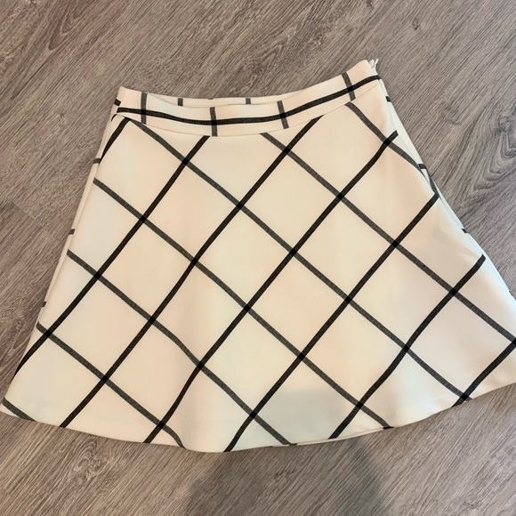 LOFT Dresses & Skirts - LOFT • black & white plaid a-line skirt 0P